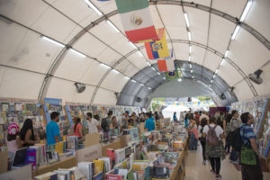 Chile participa por primera vez en la Fiesta del Libro y la Cultura de Medellín con homenaje a autoras premios nacionales