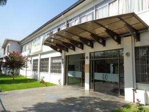 Amenaza de tiroteo en colegio de Las Condes movilizó a Carabineros