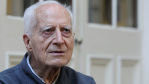 A los 102 años de edad falleció José Aldunate, el “cura obrero”
