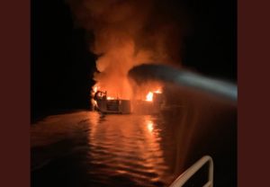 34 personas habrían muerto tras incendiarse un barco en California