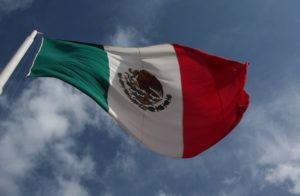 México: encuentran 75 bolsas con restos humanos dentro de un pozo