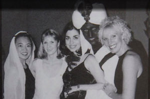 Justin Trudeau pide disculpas: en 2001 se tomó una foto con la cara pintada de negro