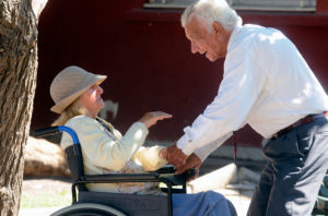 Senadores piden a Contraloría cambiar el cálculo de expectativa de vida para afiliados a las AFPs