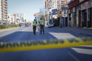 Otra bala loca: mujer embarazada recibió impacto en el rostro en Valparaíso