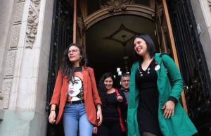 Impulsoras del proyecto 40 horas emplazan a Piñera: 