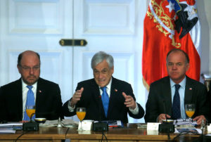 Piñera no descarta cambios a la Constitución por pugna entre Corte Suprema y TC