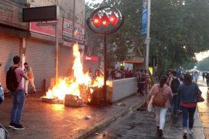 Santiago anochece en medio del caos por cierre del Metro