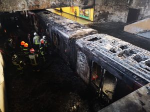 Metro no tiene seguros comprometidos para sus estaciones y trenes