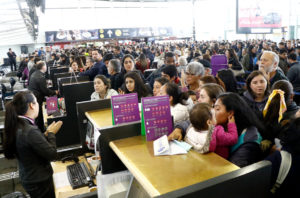 Los 20 vuelos que SKY canceló por el toque de queda y las manifestaciones