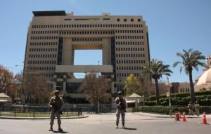 Desalojan sede del Congreso por incidentes en sus inmediaciones