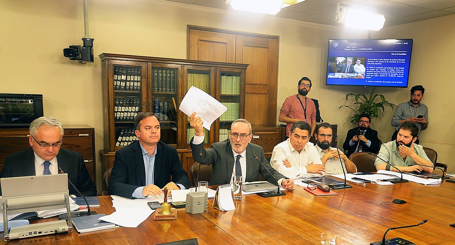 Comisión de Constitución