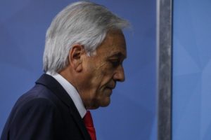 Cadem: desaprobación a Piñera y partidos políticos se dispara