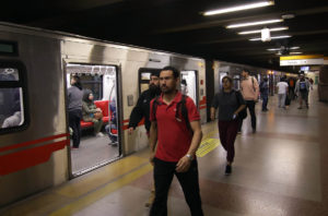 Metro cierra Línea 1 por la 