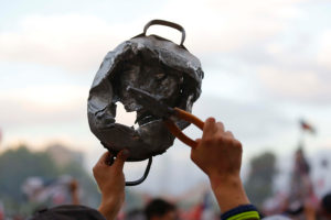 Encuesta Nacional Bicentenario UC revela causas del malestar ciudadano