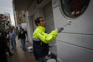 Marcha más grande de Chile: Santiago cifra en $3.000 millones los destrozos en edificios y mobiliario público