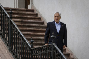 Piñera firma decreto para levantar el Estado de Emergencia en todo el país