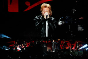 Concejal asegura que Bon Jovi es una de las cartas para estar en Viña 2020