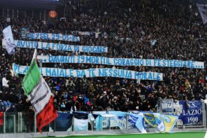 UEFA sanciona a Lazio por comportamiento racista de sus hinchas