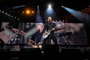 Metallica gana juicio a empresario chileno que les impedía vender poleras en sus shows