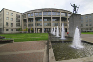 Incendio afecta a sala de Palacio de Tribunales de Concepción