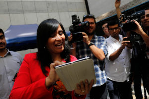 Ex ministra de Transporte culpa a fallida licitación por alza en transporte público: 