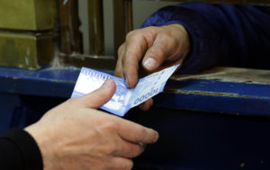 Diputados RN buscan que enfermos terminales retiren sus ahorros de AFP