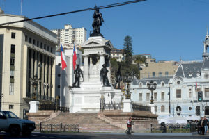 Valparaíso: sujeto atropelló a 5 personas cerca de la Plaza Sotomayor