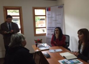 Sin baño ni internet: así atienden las corporaciones judiciales en Chile