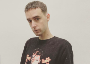 Benito Cerati dispara contra Zeta Bosio y Charly Alberti por posar con integrante del macrismo