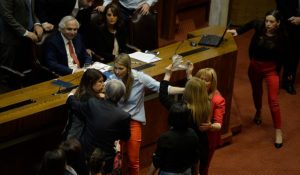 Gritos, empujones y recriminaciones: la pelea que se salió de control en el Congreso