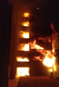 VIDEO | Incendio afecta a edificio corporativo de Enel en centro de Santiago