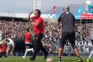 Mario Salas es suspendido por sus polémicos gestos tras el Superclásico