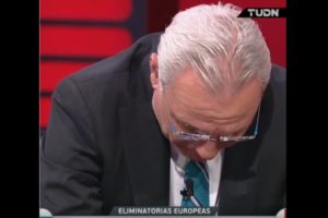 VIDEO | Stoichkov rompe en llanto para pedir sanciones a los hinchas búlgaros racistas