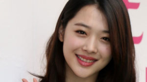 VIDEO | Este es el último video en redes sociales de Sulli, fallecida cantante de Kpop