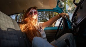 Al volante: el nuevo papel de la mujer en la industria automovilística