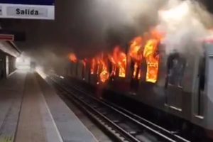 VIDEO | Quemaron un vagón del Metro en la estación Elisa Correa en Puente Alto