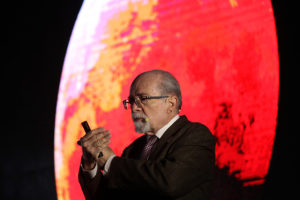 Vicuña y José Maza van por el Guinness con charla en Observatorio Mamalluca