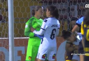 VIDEO | La pelea que encendió el empate entre Colo Colo y Peñarol en la Libertadores Femenina