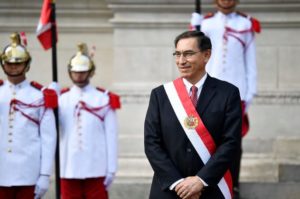 Perú: Martín Vizcarra es ratificado como presidente hasta 2021