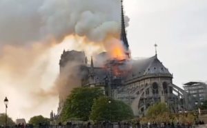 A medio año del incendio que destruyó Notre Dame, donaciones superan los mil millones de dólares