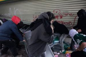 Admiten a trámite querella contra responsables de saqueos e incendios en Valparaíso