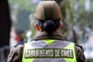 Carabinera resultó baleada durante incidentes registrados en Plaza Baquedano