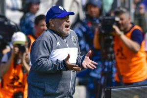 Diego Armando Maradona dejó de ser el entrenador de Gimnasia