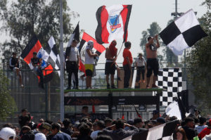 Garra Blanca amenaza con suspender el regreso del fútbol