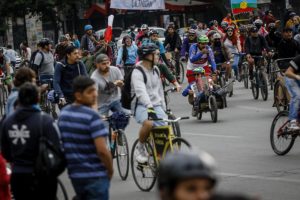 Carabineros refuerza seguridad de casa de Piñera tras manifestación de ciclistas
