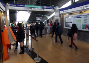 Beat anunció servicio de buses gratuitos durante noviembre en la L4 del Metro