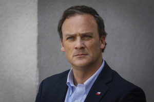 Mesa del Senado suspendió reunión con ministro Felipe Ward por polémicas declaraciones