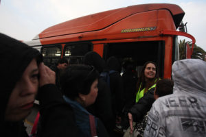 Ministerio de Transportes aumentará refuerzo de buses este martes por movilizaciones