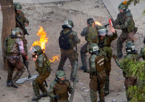¿Es un montaje el ataque con molotov a las dos carabineras?