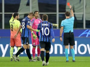Champions: Claudio Bravo entró y fue expulsado en empate del City ante Atalanta